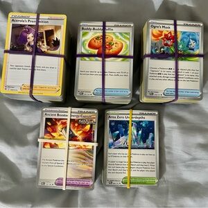 Pokemon Trading Cards 2,000 Bundle
